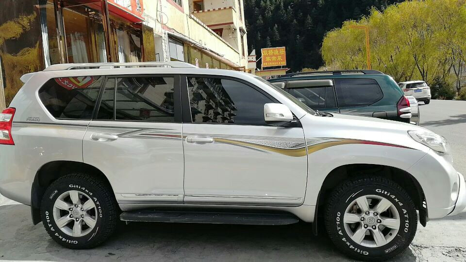 成都租一輛豐田普拉多4000走川藏線要花多少錢 成都租一輛豐田普拉多4000走川藏線要花多少錢