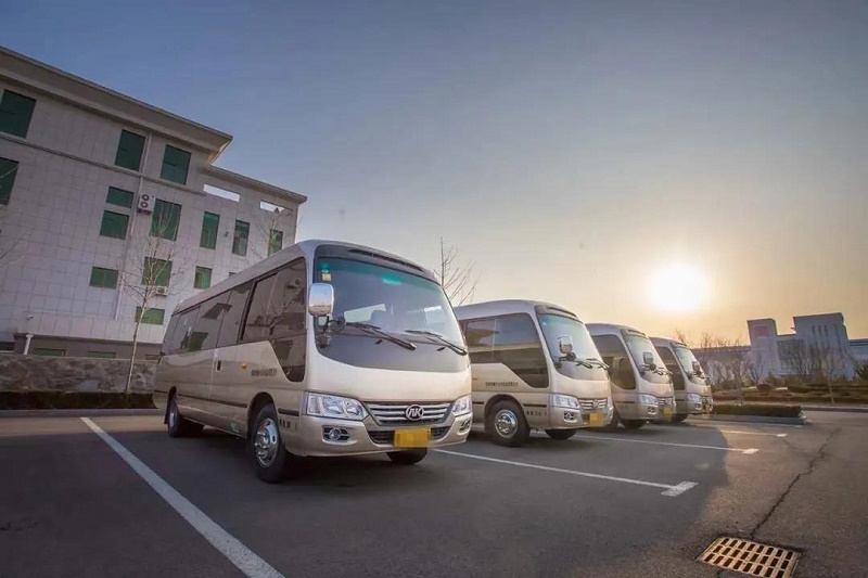 租一輛受歡迎的豐田考斯特車 租一輛受歡迎的豐田考斯特車