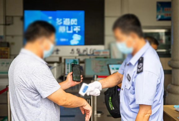 戴口罩、亮綠碼，包車租車時這些事項要注意！