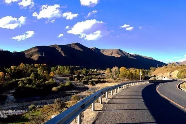 成都租車(chē)去拉薩費(fèi)用大約多少錢(qián)？