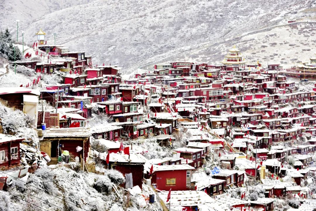 成都租車去看色達冬雪 成都租車去看色達冬雪