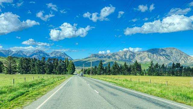 川藏線(xiàn)租轎車(chē)自駕進(jìn)藏可以嘛？費(fèi)用怎么計(jì)算？