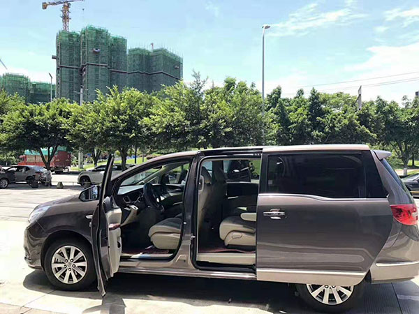 成都市區(qū)租車 成都市區(qū)租車