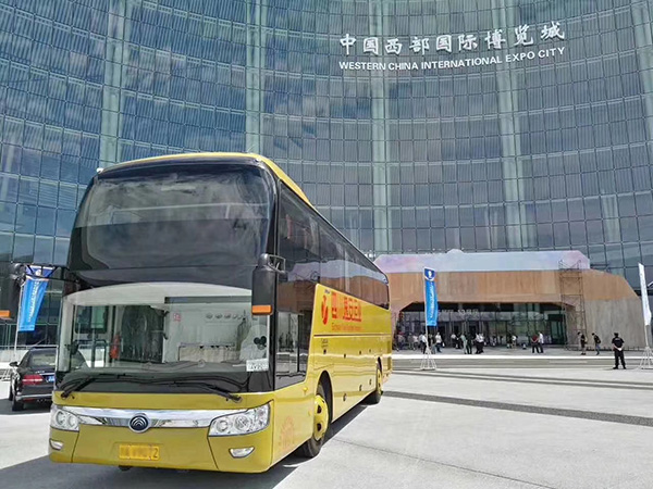 成都租大巴車 成都租大巴車