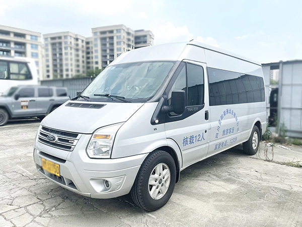 成都租中巴車 成都租中巴車