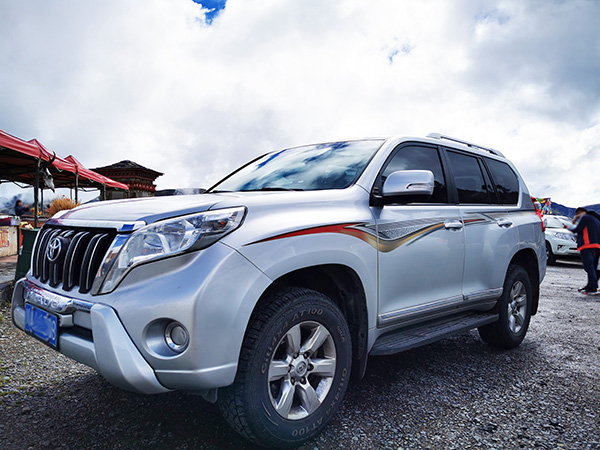 成都租普拉多多少錢 成都租普拉多多少錢